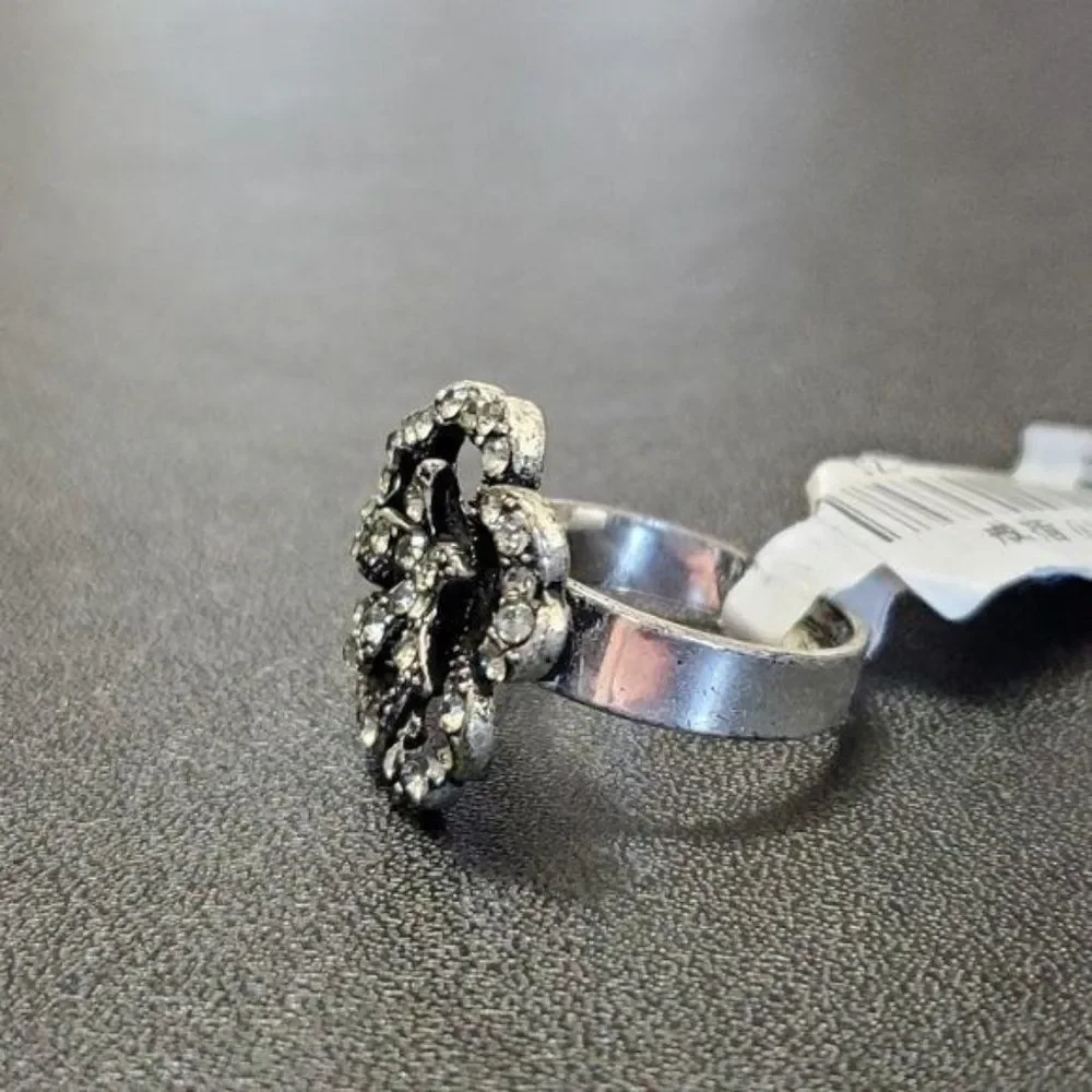 Silver tone shamrock starfish ring